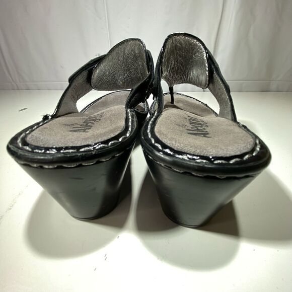 Alegria Black Patent Leather Thong Slip On Sandals Womens Sz 37 EU Style LOL-101 - Picture 7 of 7